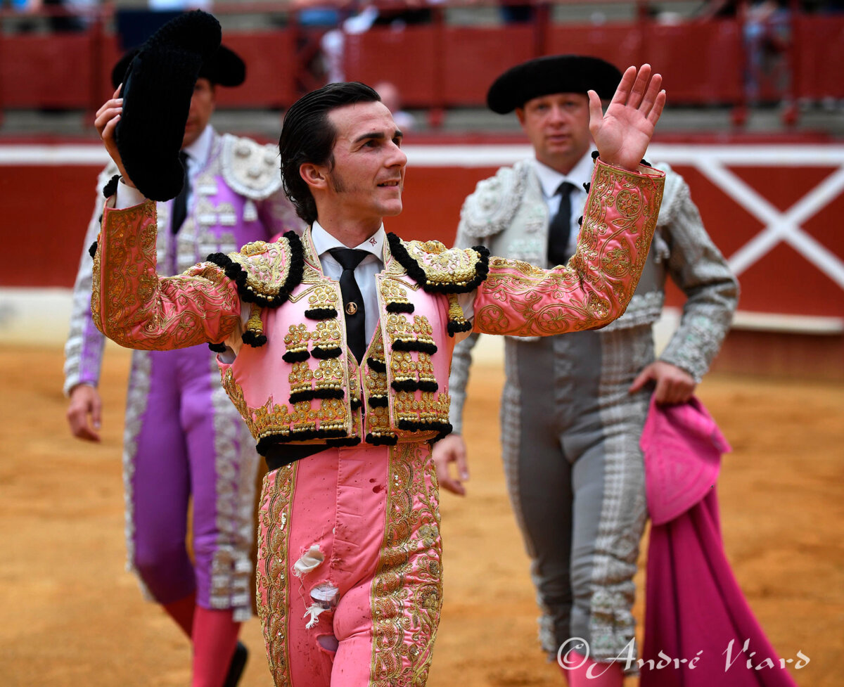 Puerta grande Miguel Andrades, dramática voltereta en Guadarrama