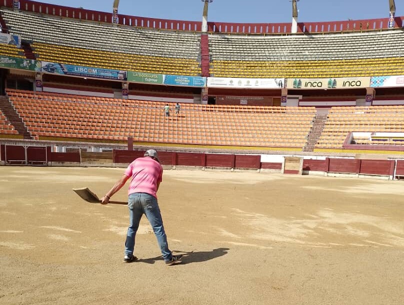 La plaza de toros de San Cristóbal estrena ruedo para su feria de San Sebastián