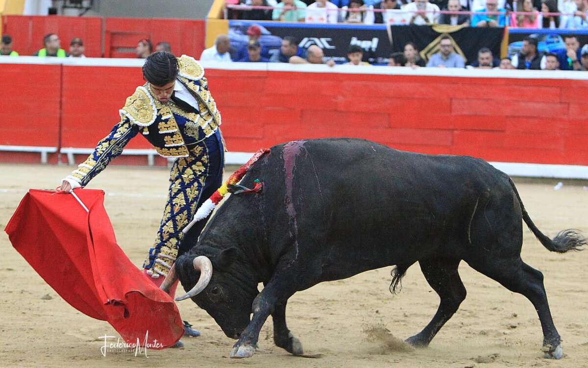 La espada se lleva el triunfo para De Manuel y José Antonio Valencia en Mérida