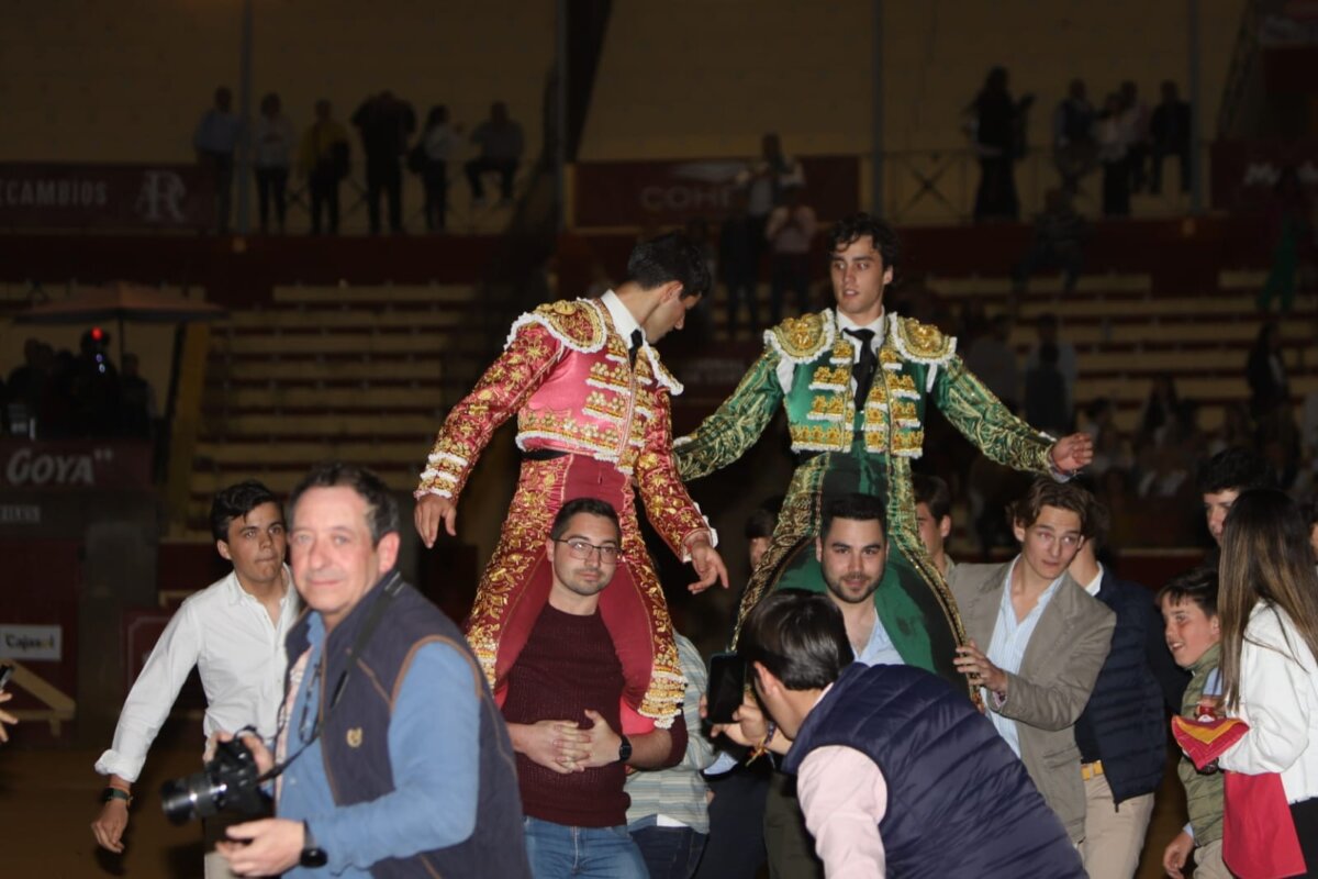 Mario Sánchez y Gonzalo Capdevila, a hombros en Sanlúcar de Barrameda