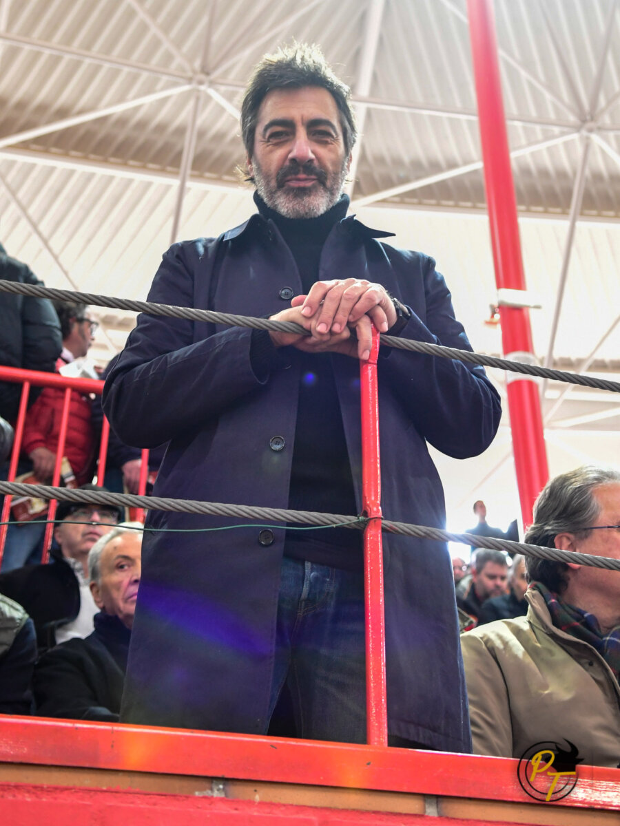 Rostros conocidos entre los tendidos y barreras de Valdemorillo