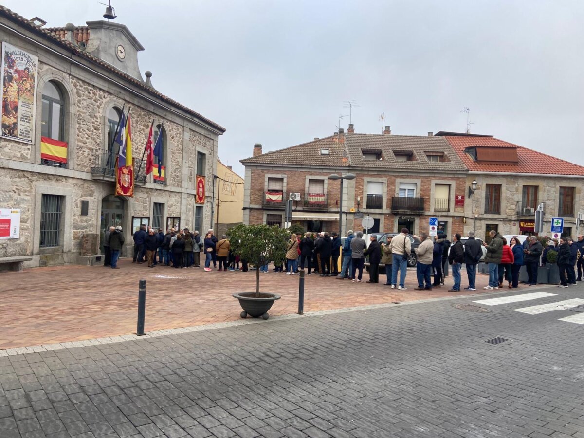 Gran ambiente en la apertura de venta de abonos para Valdemorillo