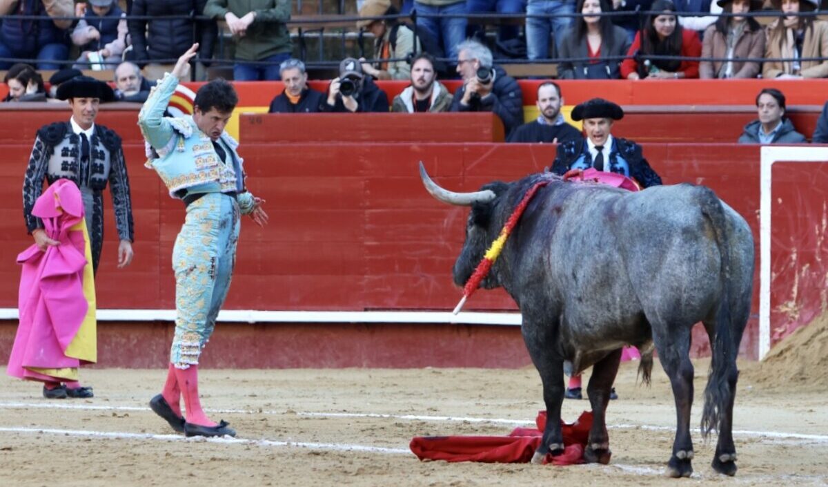 Daniel Luque pide matar en solitario los victorinos en Castellón