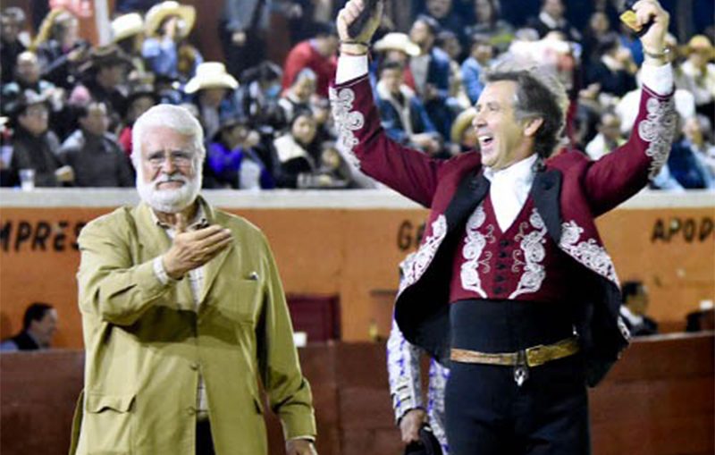 Pablo Hermoso de Mendoza, tres orejas en San Cristóbal de las Casas