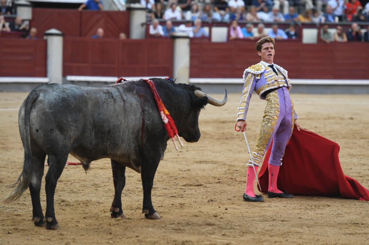 Mano a mano de alto voltaje con victorinos para la Corrida de la Prensa de Madrid
