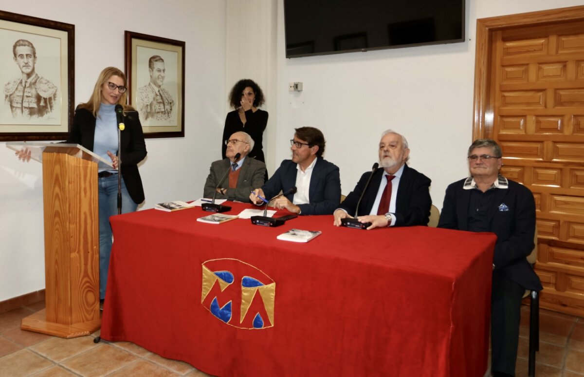 El libro "Manolo Carrillo, un torero sin estrella" se presentó en Alicante