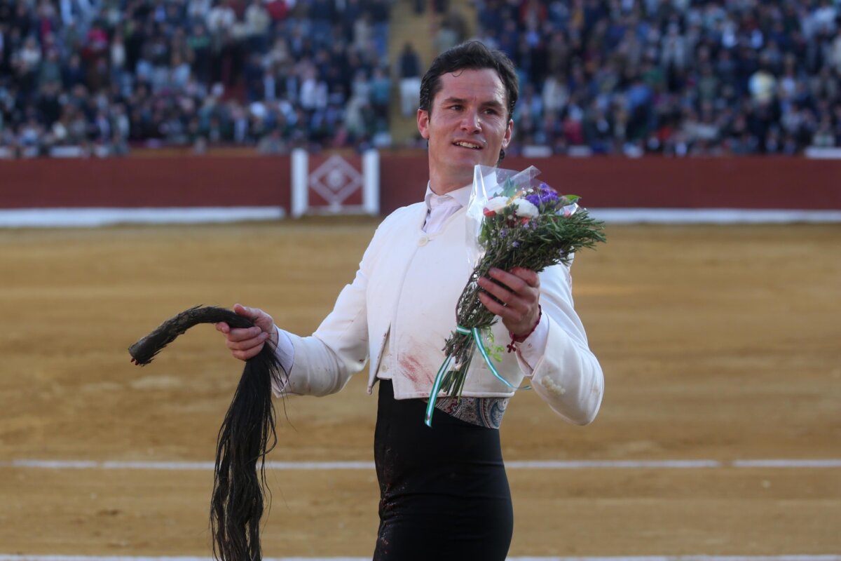 Once orejas y un rabo en el exitoso festival de Écija