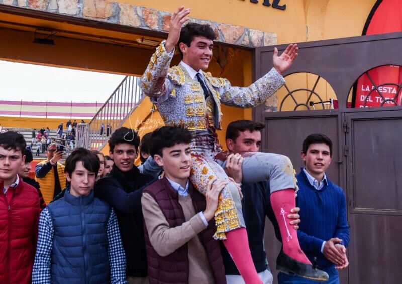 Jarocho y un gran novillo de Hermanos Sandoval destacan en la novillada matinal de San Agustín del Guadalix