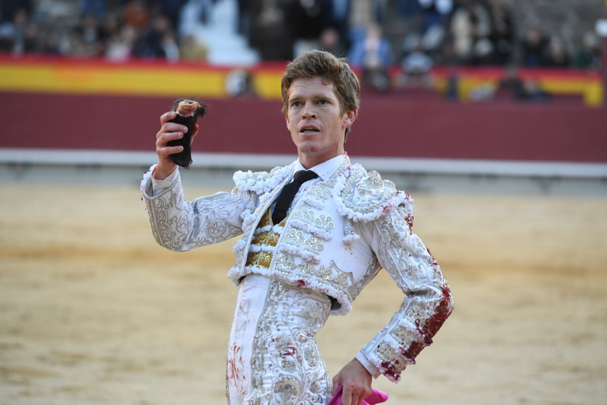 Borja Jiménez se ofrece a lidiar seis toros en Espartinas para reabrir y rehabilitar la plaza
