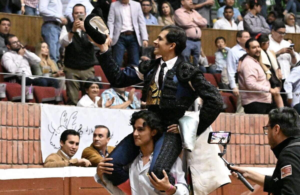 Joselito Adame se proclama triunfador en el Palacio del Arte