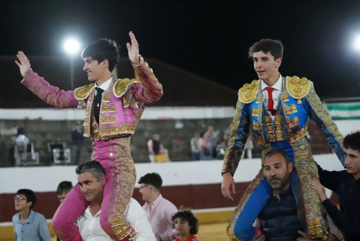 El Mella y Mariscal Ruiz a hombros en Aracena