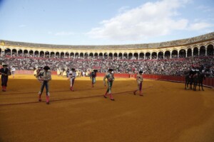 Y ahora, rememoremos al lorquiano Antoñito el Camborio… a Sevilla a ver los toros. Foto: Arjona