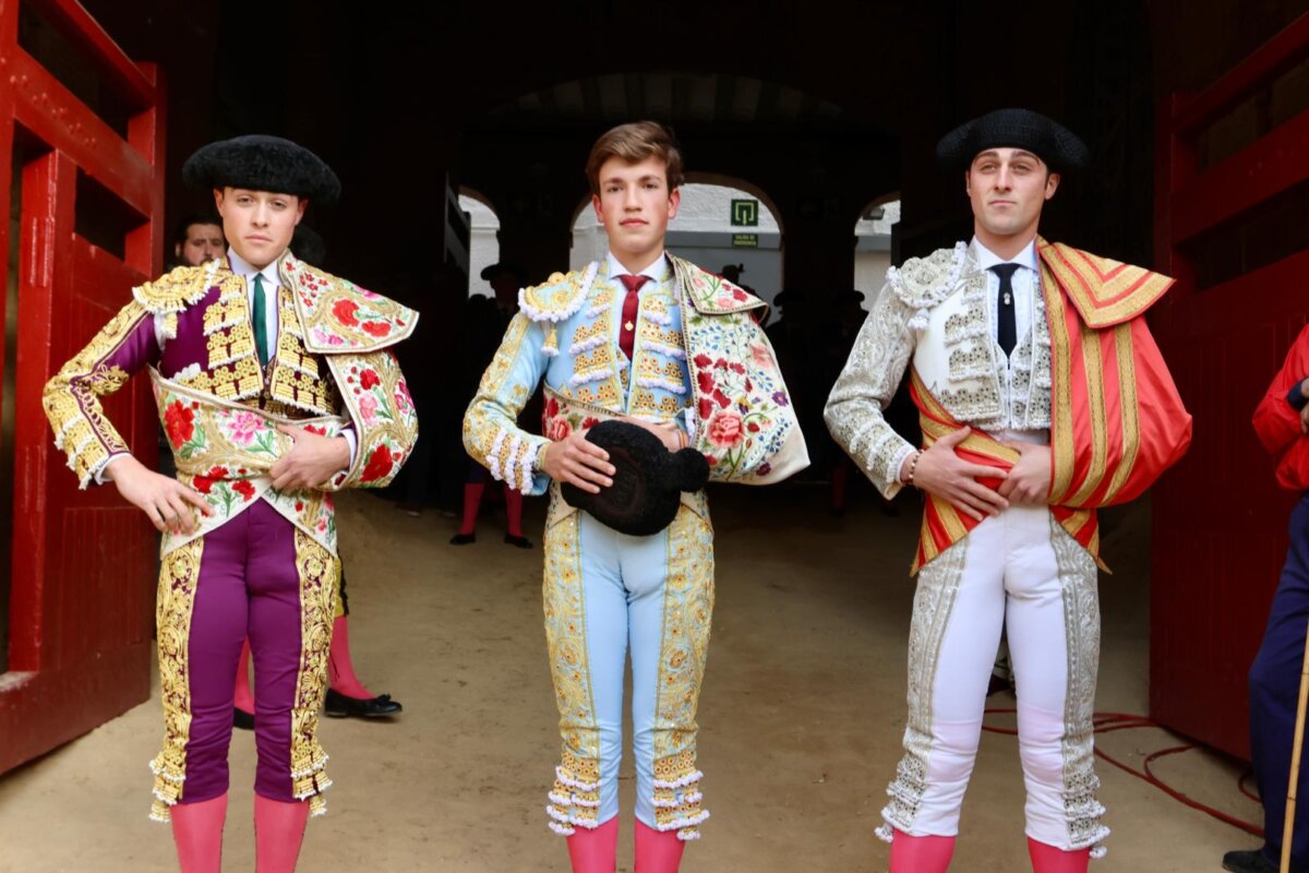 Examen de novilleros en Fallas y Magdalena