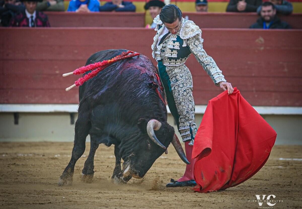 Pinceladas de Juan Ortega en tarde de poca inspiración en Castellón