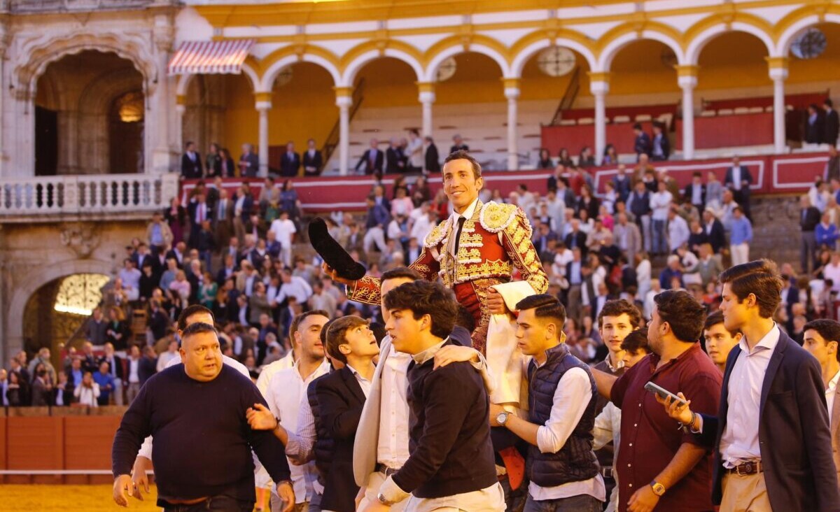 Cumbre de David de Miranda con un excepcional Tabarro, en un corridón de Santiago Domecq