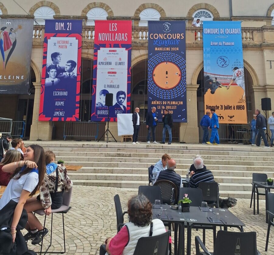 Los carteles de Mont de Marsan se visten de gala en su puesta de largo