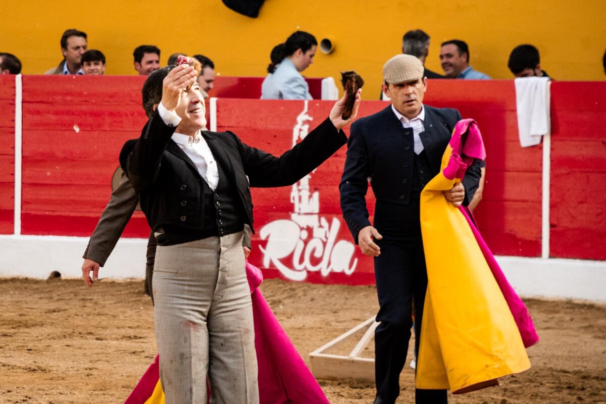 Diez orejas, tres rabos y dos novillos de vuelta al ruedo en el festival de Ricla