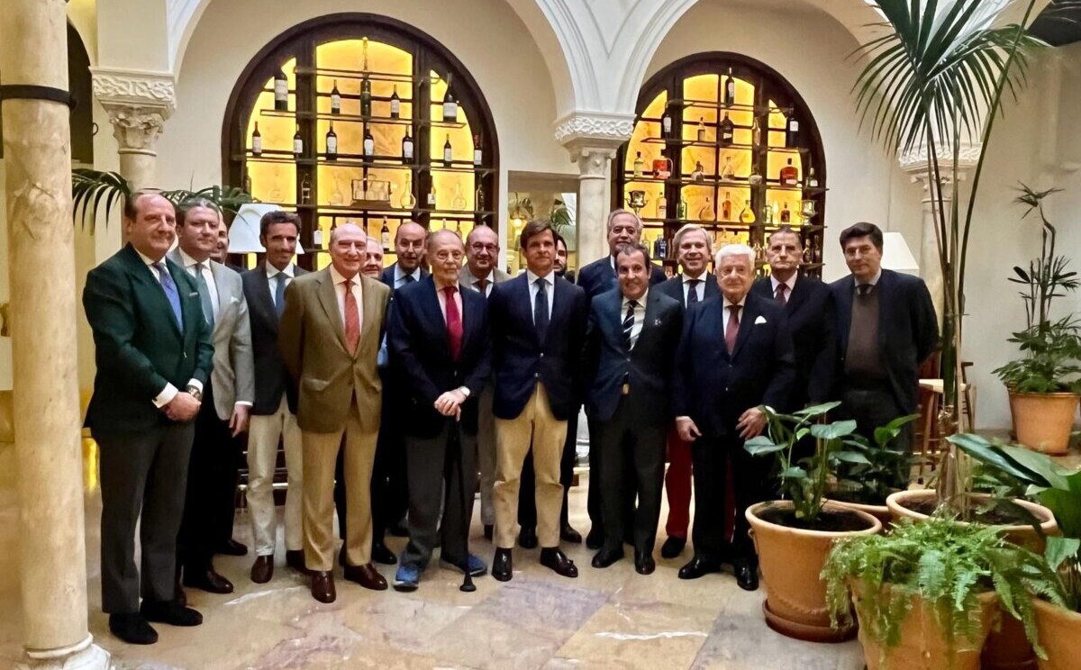 El Juli, homenajeado por la Tertulia Taurina El Aero de Sevilla