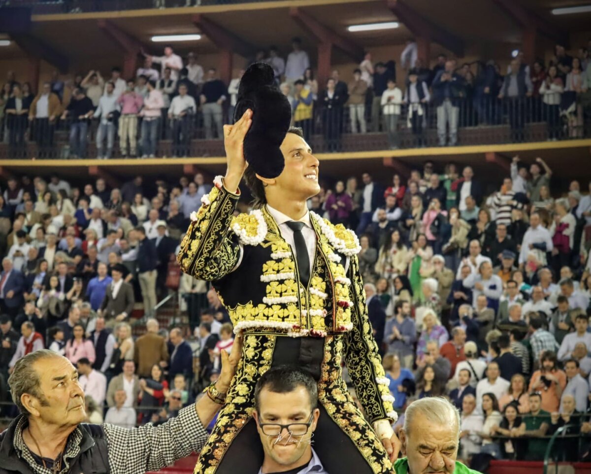 La entrega de Roca Rey y la armonía de Ortega en un llenazo en Zaragoza