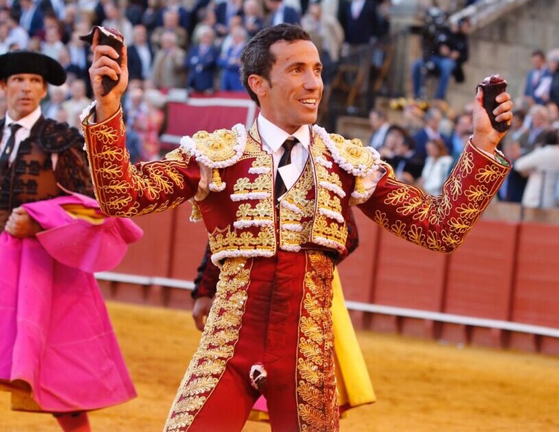 David de Miranda: "Estoy feliz de cortar dos orejas a un toro en Sevilla pero también un poco dolorido"
