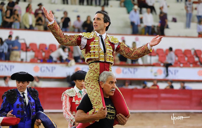 Tarde de arte de Juan Ortega: gusta y triunfa en Aguascalientes