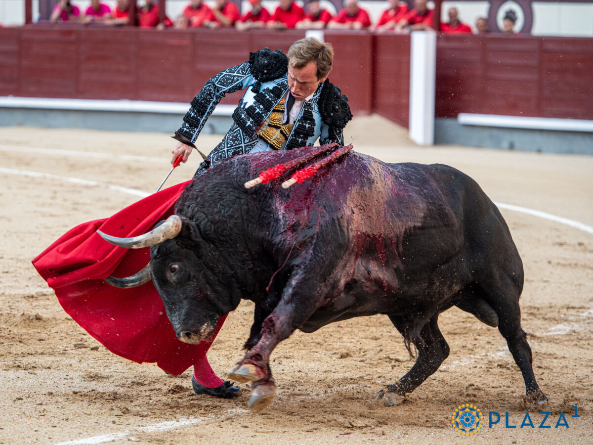 La gran dimensión de Román en la segunda de San Isidro, en vídeo