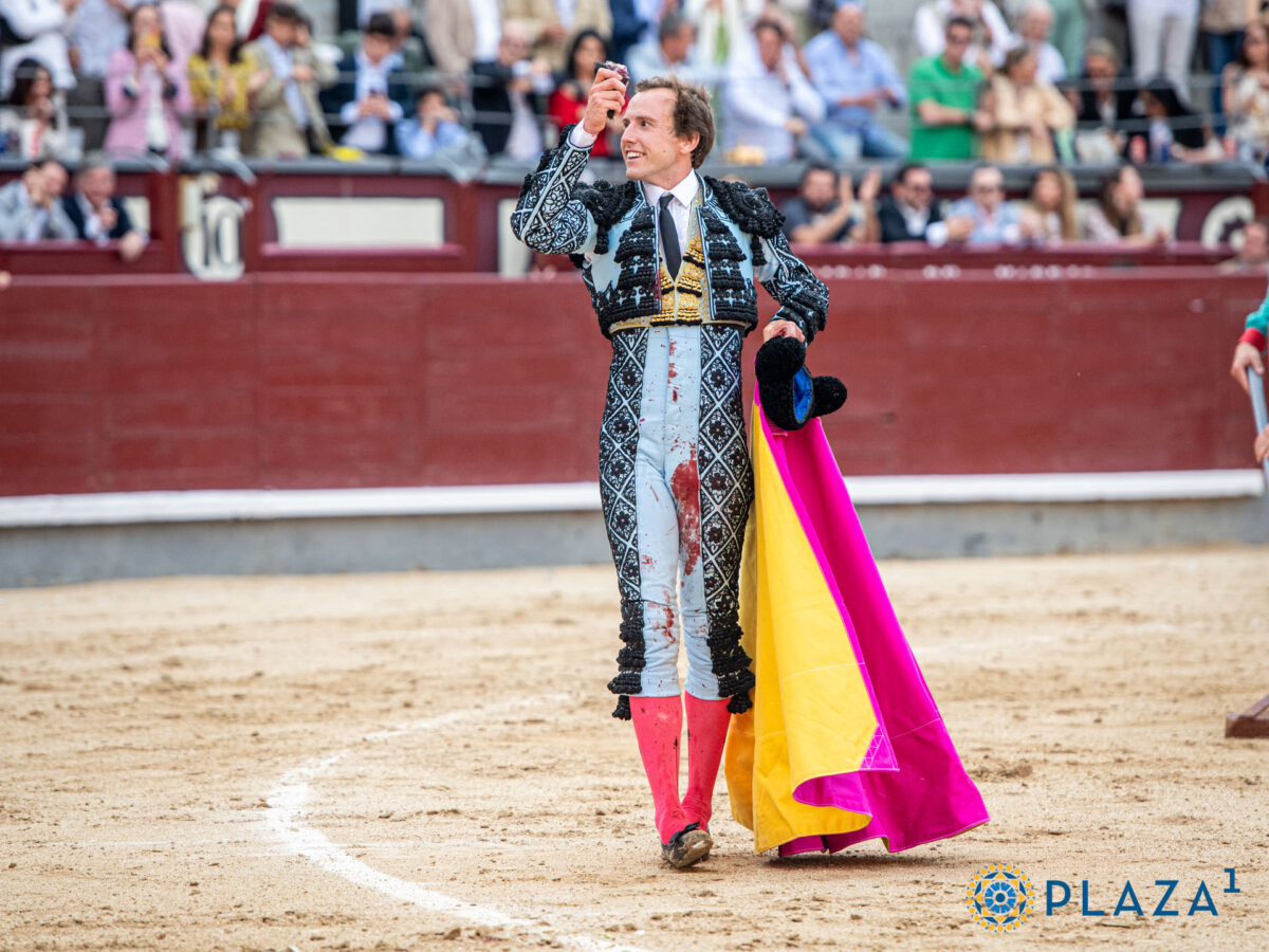 Román acaricia la puerta grande de Las Ventas en interesante corrida de Fuente Ymbro