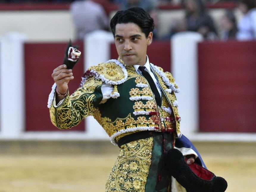 Mario Navas, única oreja, romas espadas y buen toreo en Valladolid