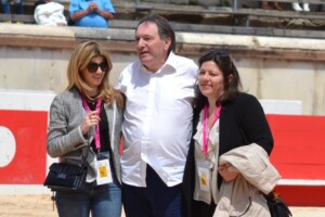 Patrick Laugier y sus hijas en Nimes el pasado 19 de mayo. Foto: Thierry Ripoll