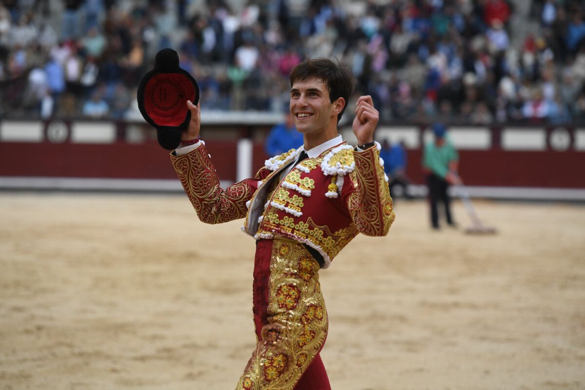Samuel Navalón, alternativa de postín en Albacete