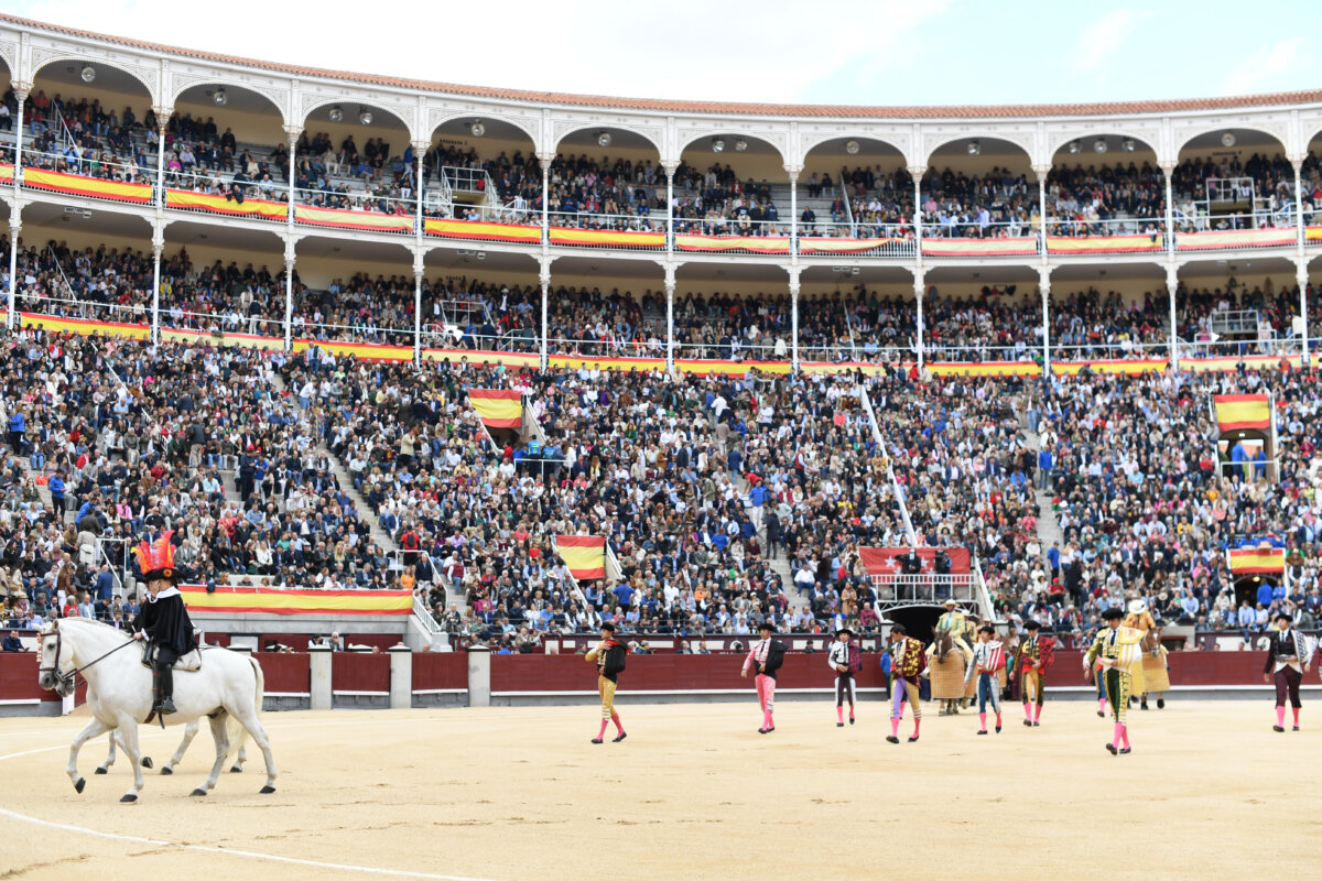 Castella, Manzanares y Rufo cuelgan el segundo "No hay billetes" de San Isidro
