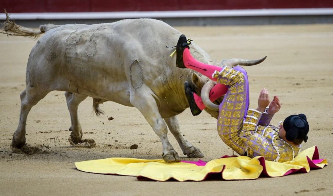Jesús Moreno, grave cornada de dos trayectorias de 30 y 20 cm que contusiona nervio ciático y alcanza fémur