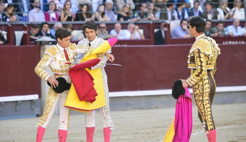 Christian Parejo se asoma a la ventana