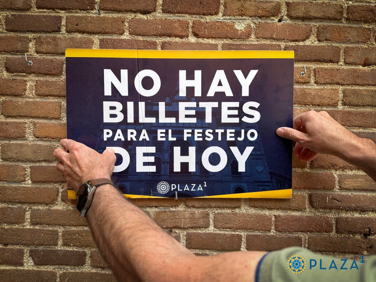 Octavo cartel de "No hay billetes" en la Feria de San Isidro