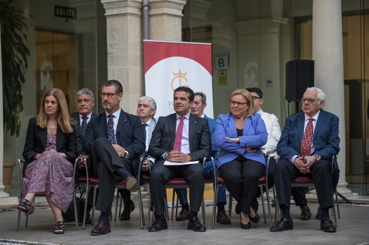 El Fandi, la Fundación y las Jornadas de la Corrala de Santiago, premiados en Granada