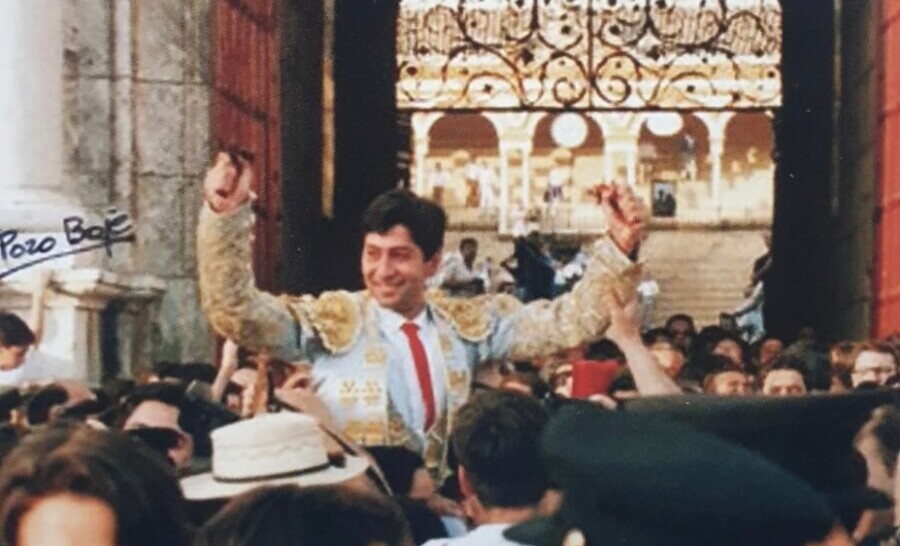 Vicente Barrera restablece las relaciones entre los Barrera y Sevilla con un sonado triunfo