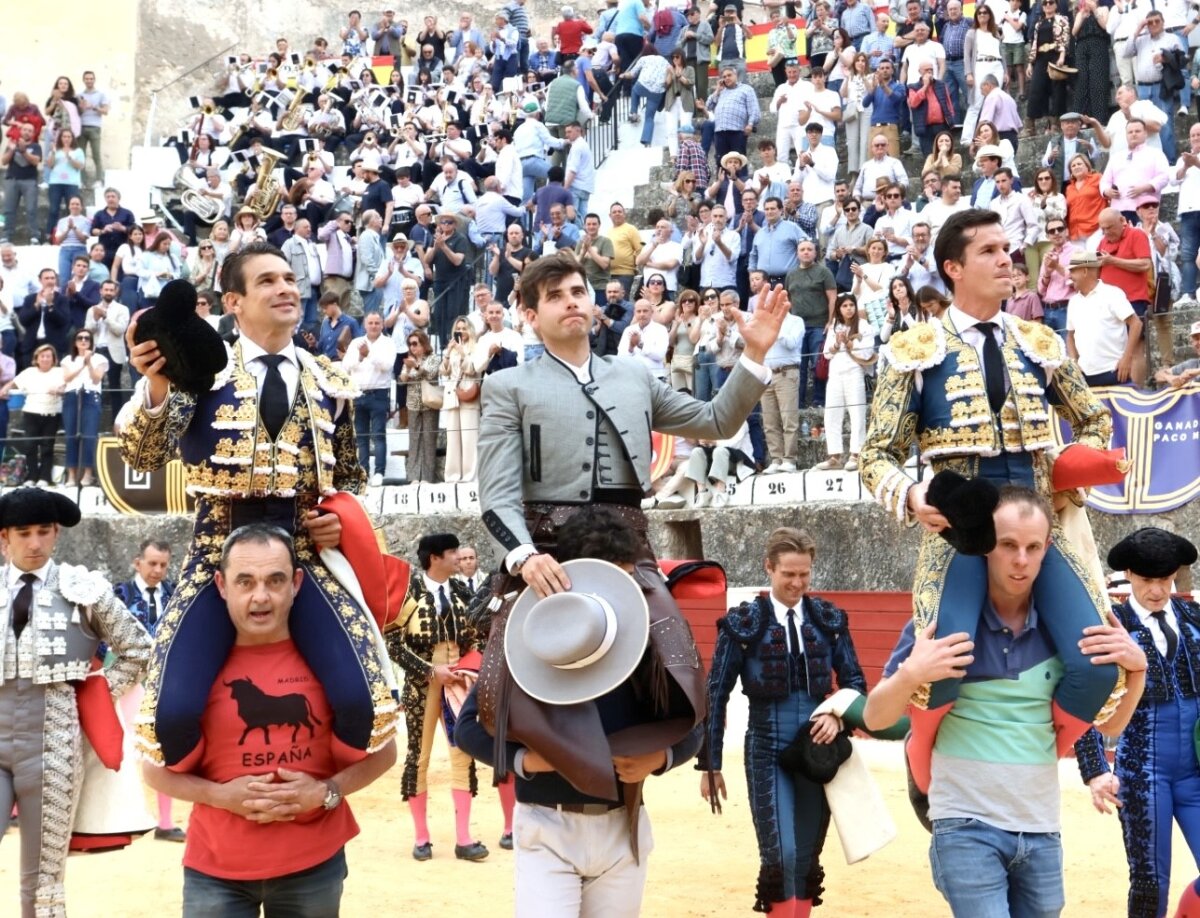Pablo Donat, Manzanares y Luque, triple puerta grande en Bocairent