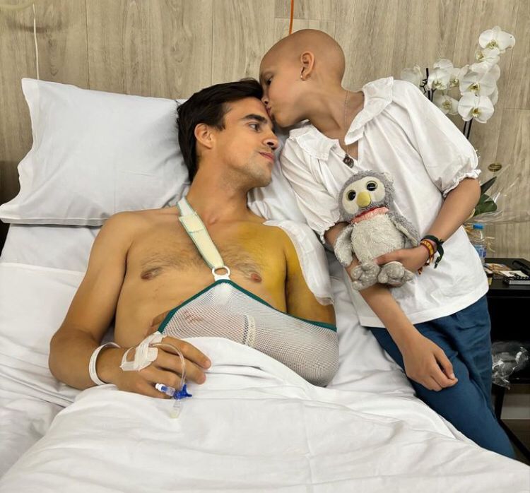 Gonzalo Caballero: "La operación ha sido un éxito; ya en planta y con los mejores cuidados de mi princesa"