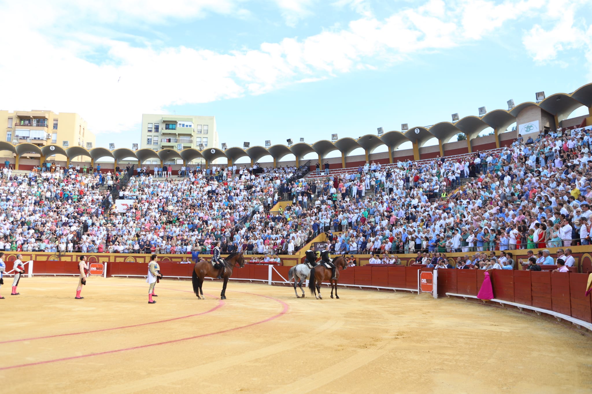 Algeciras y las figuras del toreo por los damnificados de la DANA