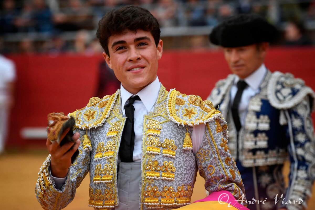 Jarocho y Tristán Barroso, a oreja por coleta en la novillada de Captieux