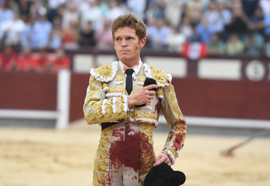 Váyase, señor González; váyase...