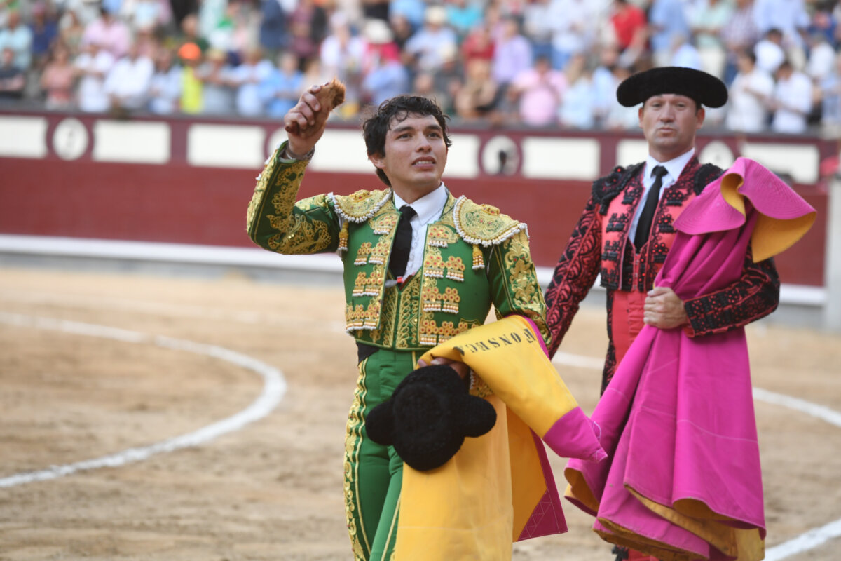La entrega de Fonseca: oreja y herido en tarde épica en Las Ventas
