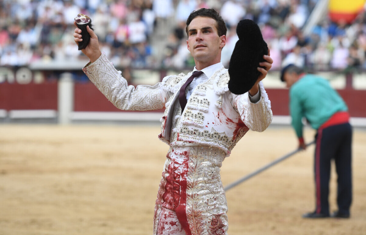 Fernando Adrián: "No me cabreo con la policía, pero el toreo es gloria y tienen que dejar ese cariño a la gente"