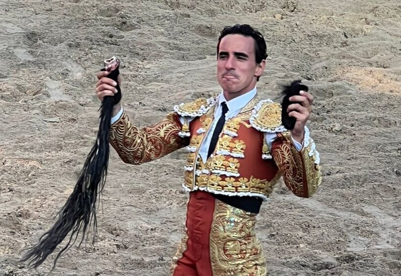 Gran tarde de Joaquín Galdós, a hombros con El Capea en Cajamarca