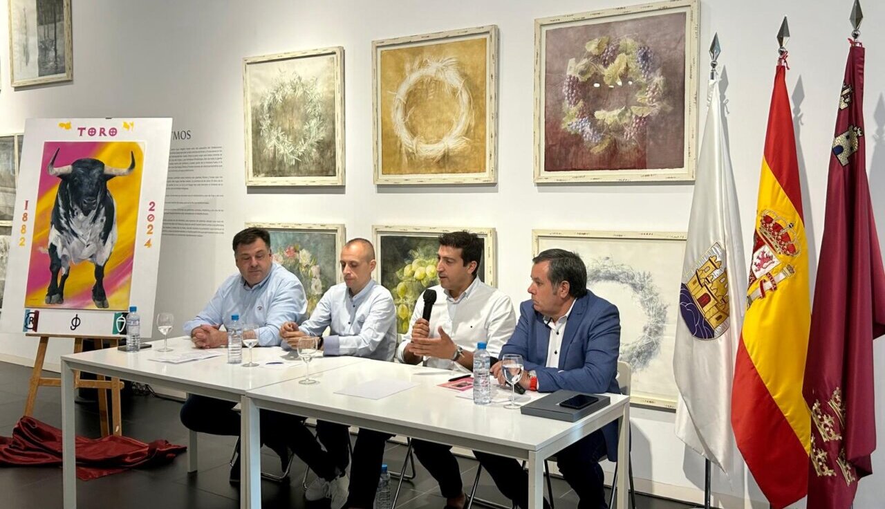 Blanca, con carteles para las tres novilladas de su Feria de San Roque