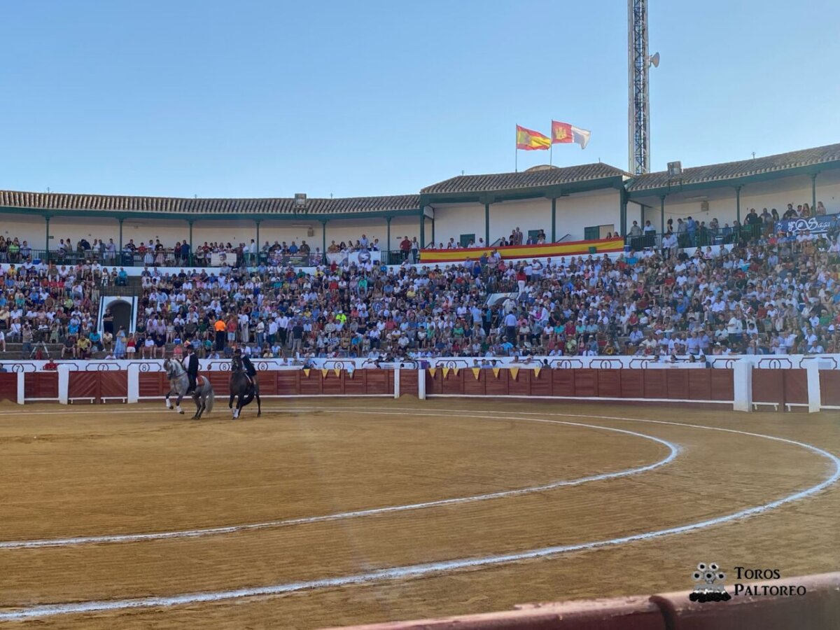 Manzanares anuncia una corrida de toros con los triunfadores de Sevilla y Madrid