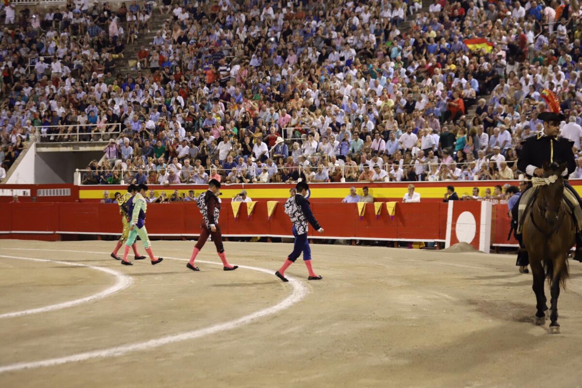 El Parlament aprueba la asistencia de menores a los toros en Baleares