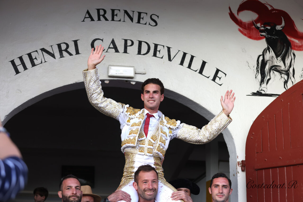 Fernando Adrián sigue su racha triunfal en tierras francesas, en volandas en Saint Sever
