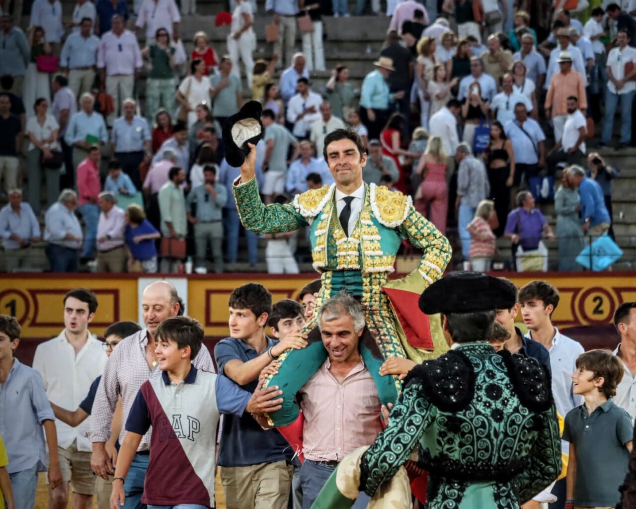 Perera... veinte años no son nada, importante triunfo en Badajoz