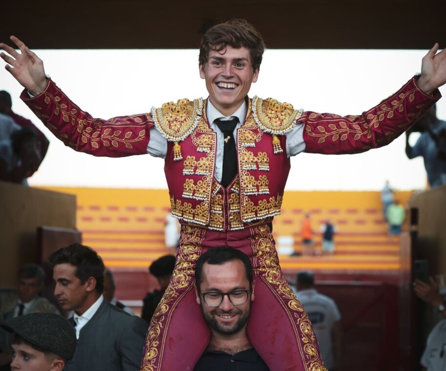 Colombo, Hernández y Carla Otero, a hombros en Trillo; Serrano triunfa en Las Rozas de Puerto Real